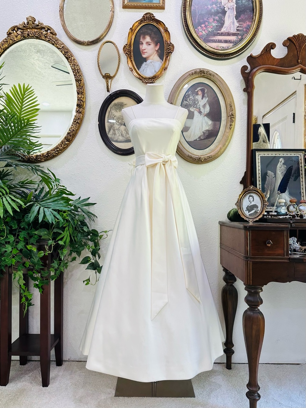 Elegant Ivory Satin A-Line Dress with Sash - Picture 3 of 16